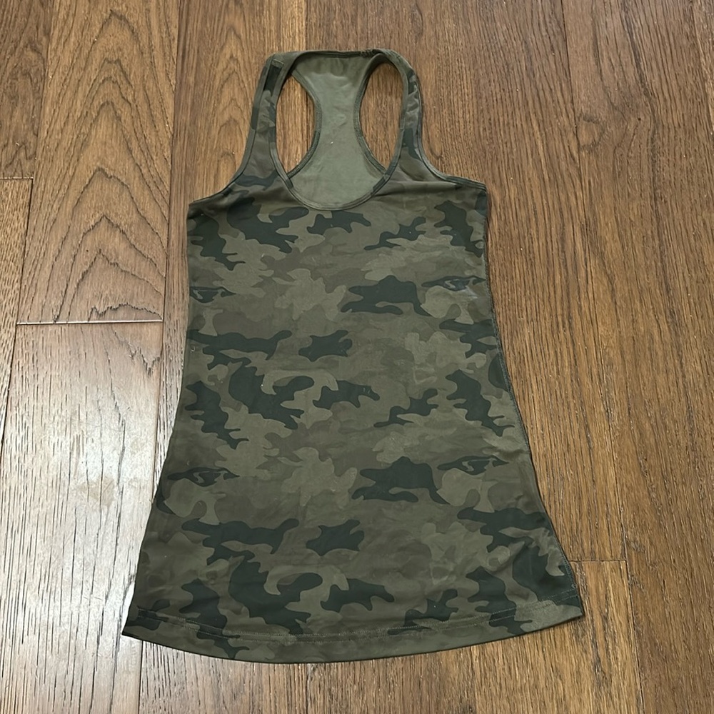 Lululemon camo cool racerback tank size 6
